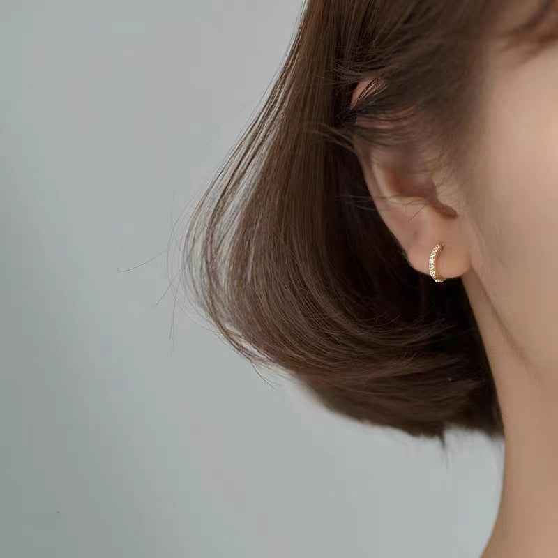 Simple Daily Exquisite Small Ear Clip One-piece Painless Mosquito Incense Plate Earrings Women's Temperament All-match Commuter Ear Accessories