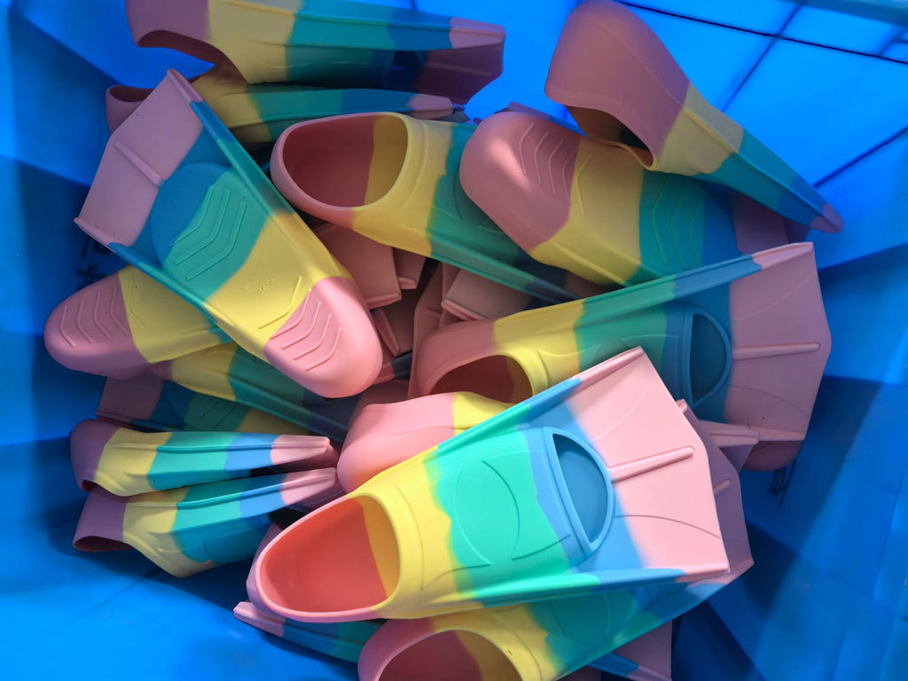 Hot sale professional training freestyle silicone frog shoes short flippers adult children flippers frog shoes manufacturers wholesale