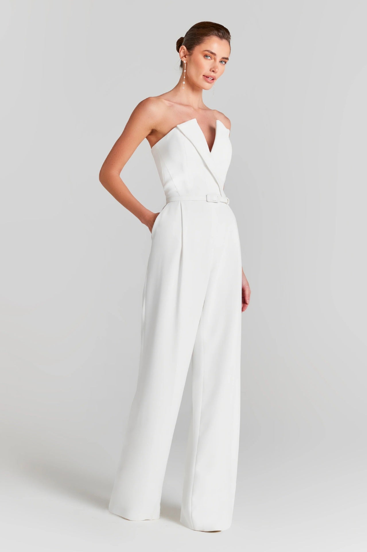 In Stock | White Bubble Bead Jumpsuit, Fashionable Casual Two-Piece Set, High-End European and American Women's Clothing, European and American Style.