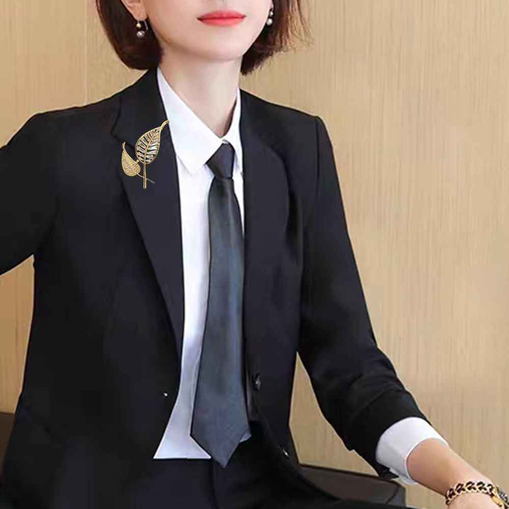 Hollow Leaves Brooch High-grade Sense Inlaid Zircon Corsage Accessories Collar All-match Light Luxury Clothing Accessories Pin