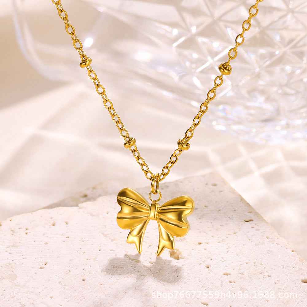 Cross-border European and American explosions butterfly pendant necklace ladies clavicle chain plated 18k gold non-fading pendant necklace wholesale