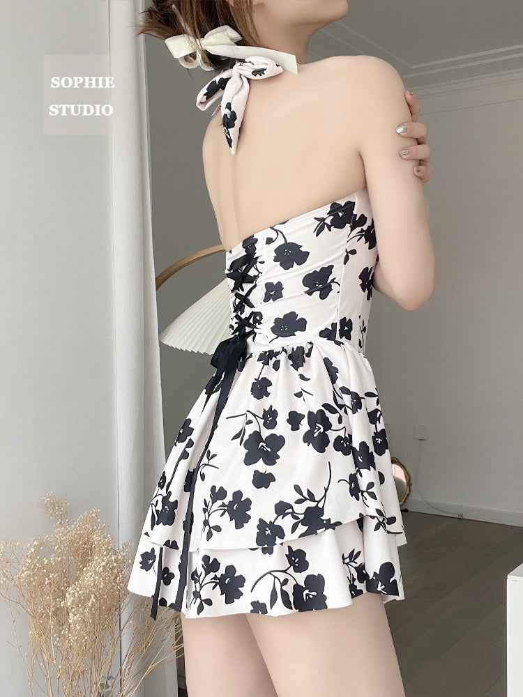 2025 New One-Piece Swimsuit Women's Black Poppy Boxer Corner Conservative Girl Strap Halter High Waist Covering Belly Hot Spring