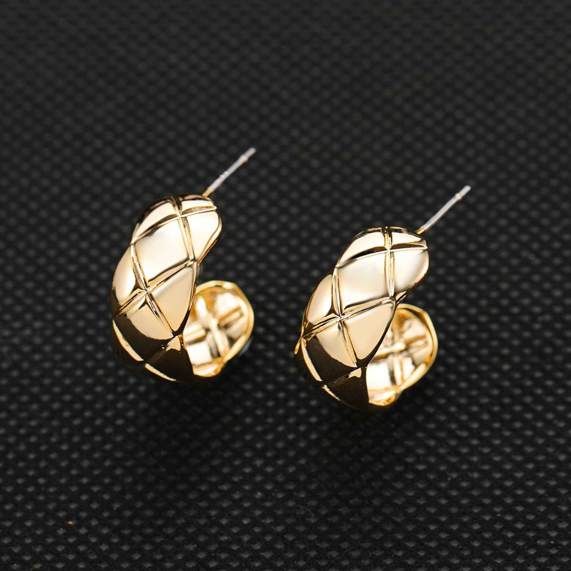 Mosquito-repellent incense plate ear clip no ear hole cold wind earrings earrings simple temperament French check earrings earrings female wholesale