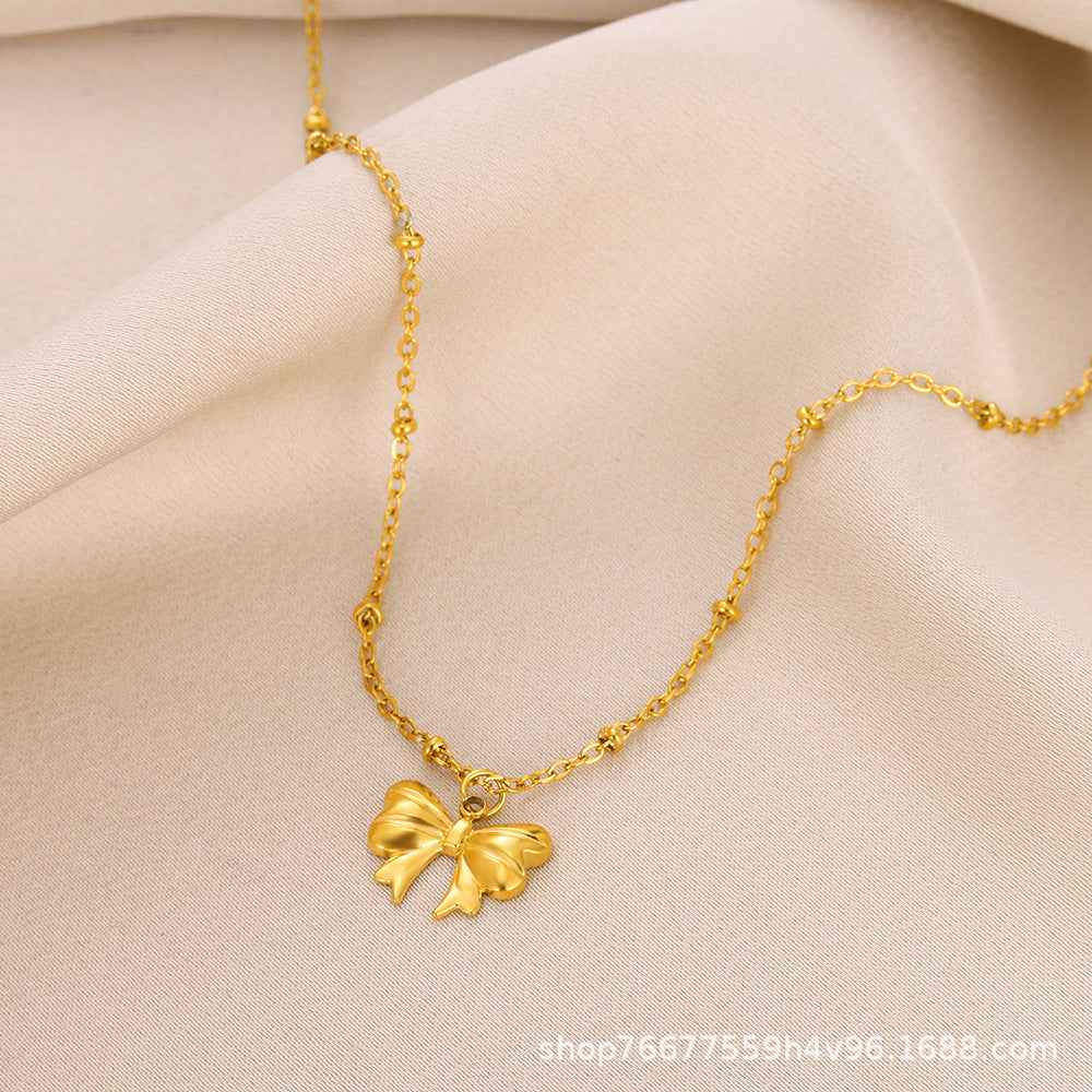 Cross-border European and American explosions butterfly pendant necklace ladies clavicle chain plated 18k gold non-fading pendant necklace wholesale