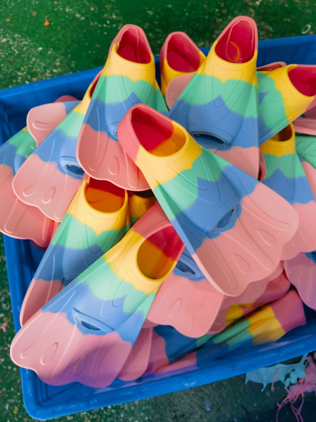 Hot sale professional training freestyle silicone frog shoes short flippers adult children flippers frog shoes manufacturers wholesale